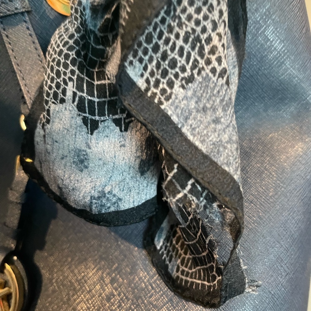 EUC MICHAEL Michael Kors Blue Tote Bag - Picture 14 of 14